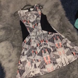 Super cute colorblock dress with pockets